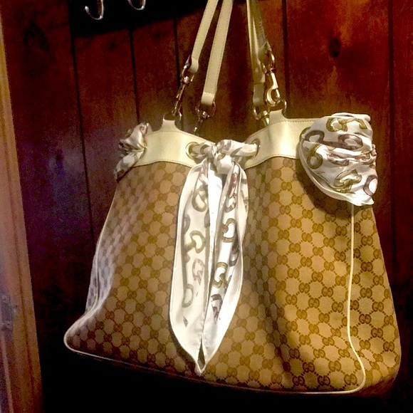 Gucci Handbags - Gucci Positano Scarf Tote.